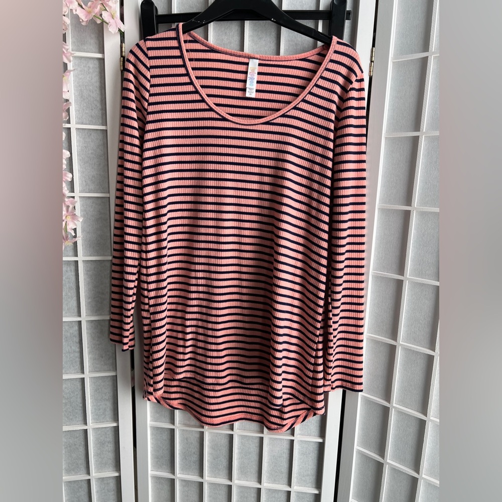 Staple long sleeve striped top